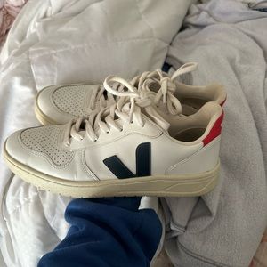 Women’s White Vejas